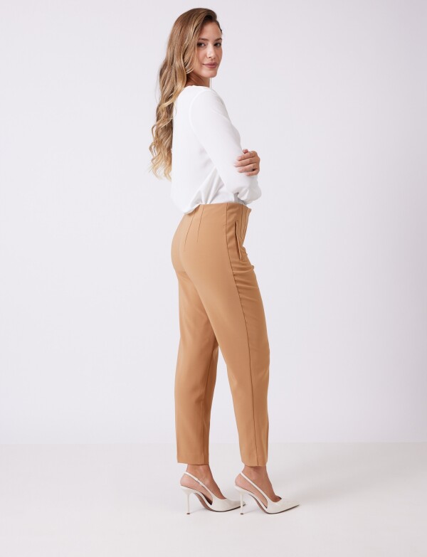 Pantalon Sastrero Slim BEIGE OSCURO