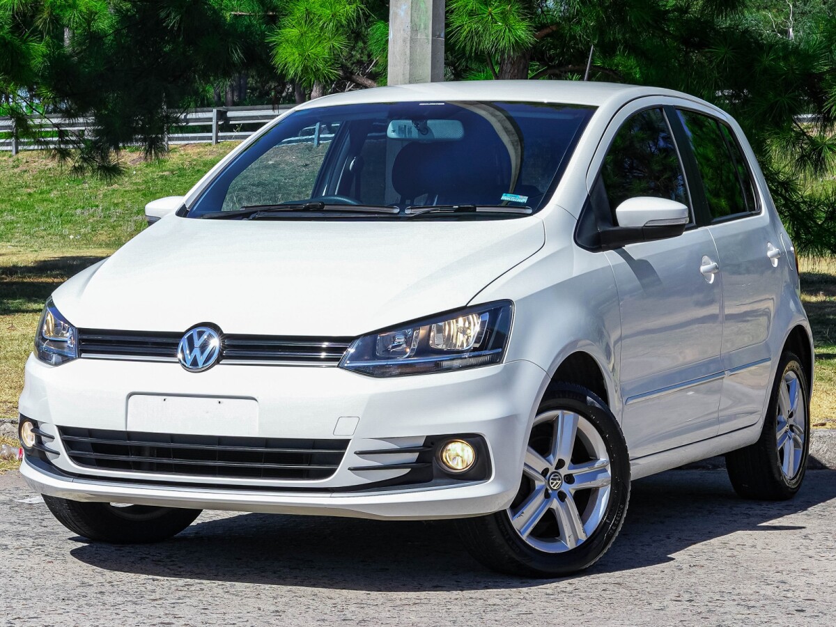 Volkswagen Fox Highline 1.6 Extra Full| Permuta / Financia Volkswagen Fox Highline 1.6 Extra Full| Permuta / Financia