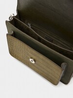 Bolso Bandolera Con Solapa Y Textura caqui