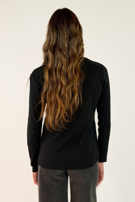 REMERA LOEN Negro
