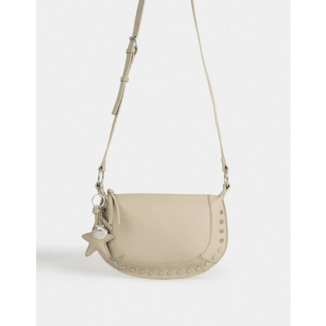 Bandolera Tachas Con Charm Marron Camel