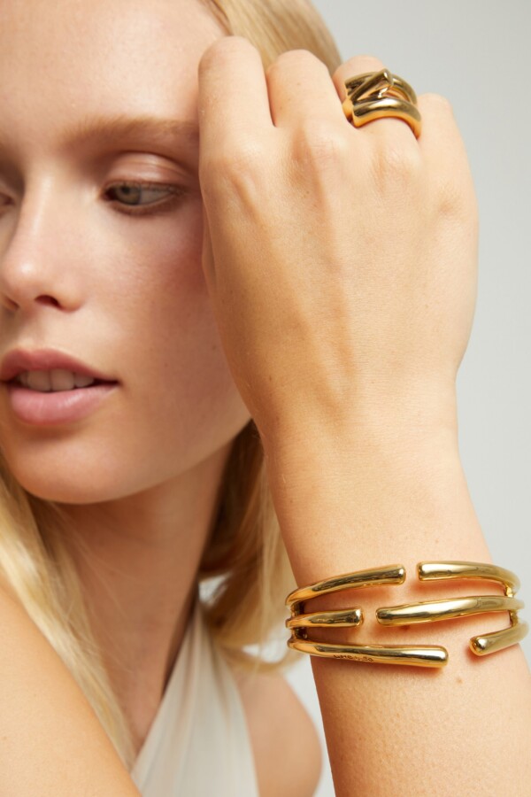 PULSERA DE ALEACIÓN DE METALES BAÑADA EN ORO 18K CON FORMA DE TUBOS Pulsera