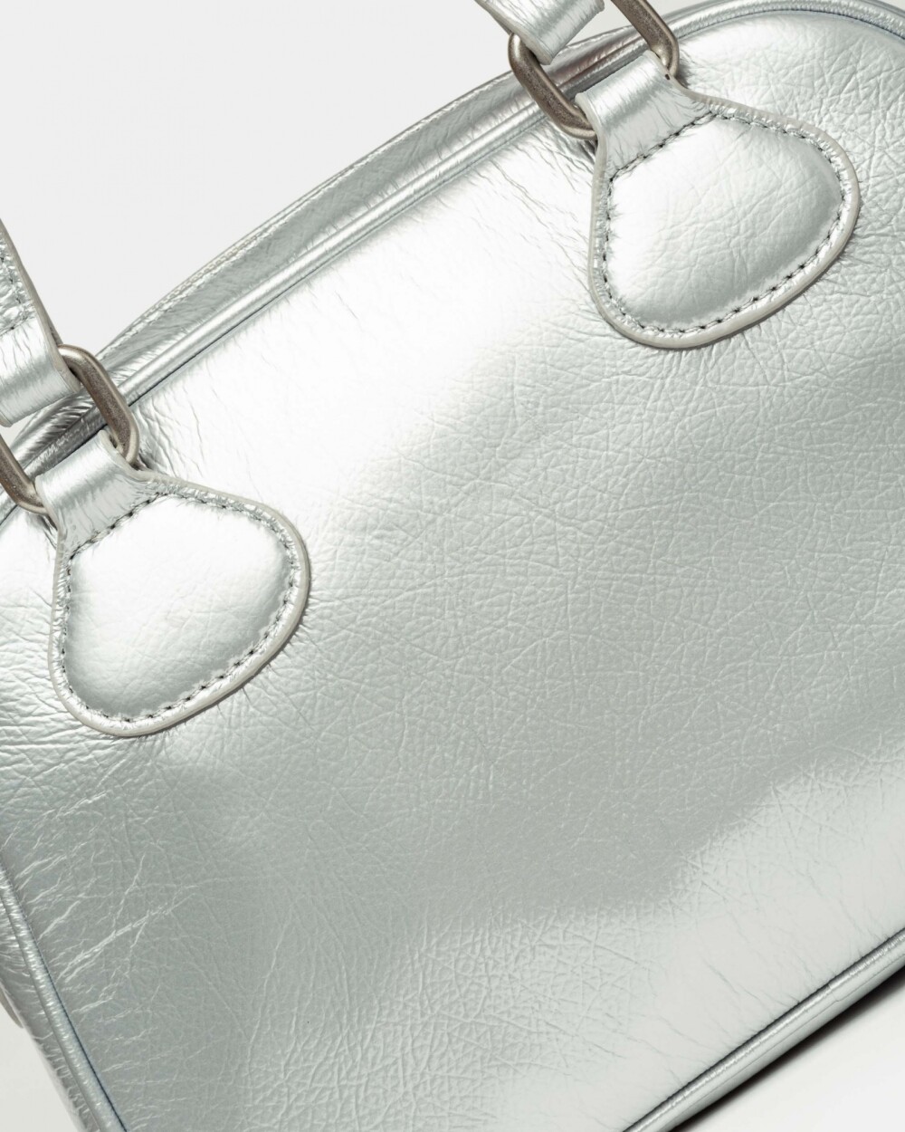 Mini bag Active Studio en efecto charol arrugado Metalizado
