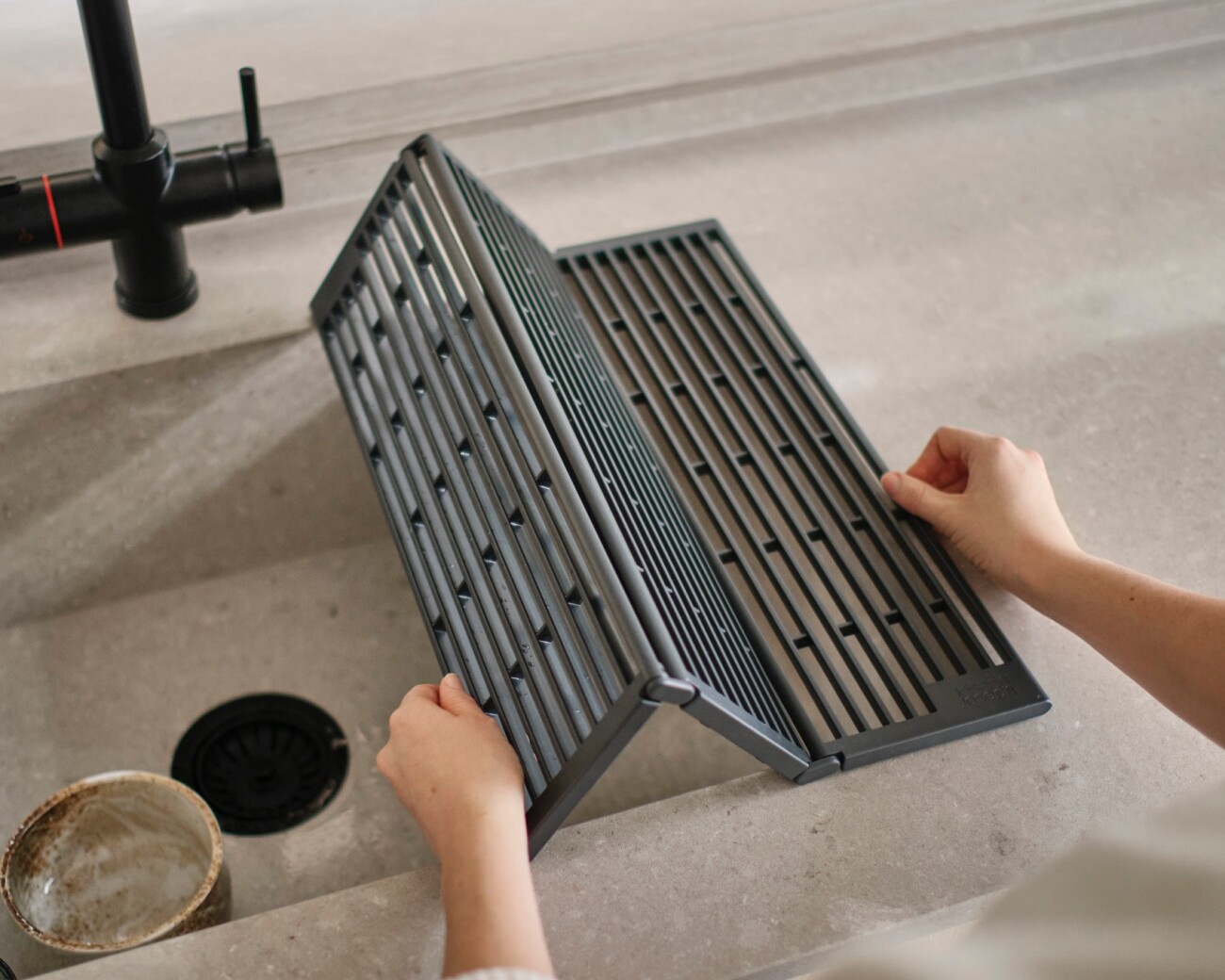 Escurridor Plegable para Bacha Joseph Joseph Platform™ Gris - PREVENTA Escurridor Plegable para Bacha Joseph Joseph Platform™ Gris - PREVENTA