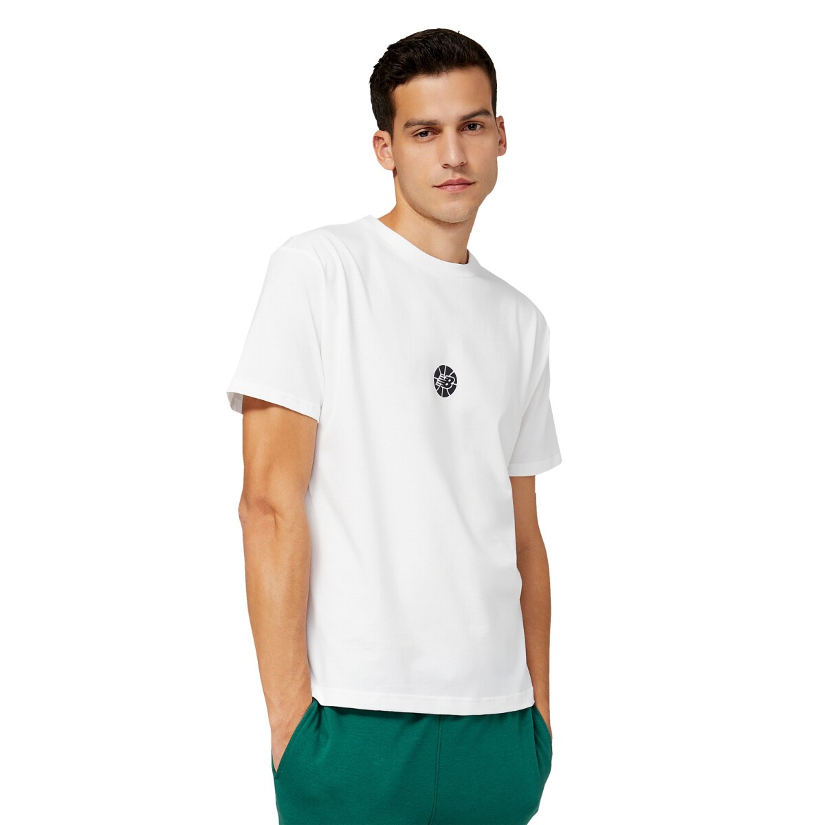 Remera New Balance de Hombre - Hoops Essentials - MT23582WT - WHITE 