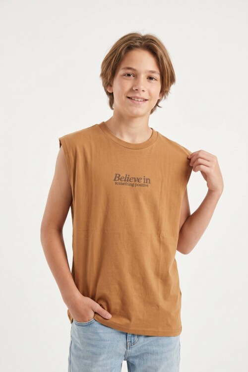 Musculosa estampa Believe TOSTADO