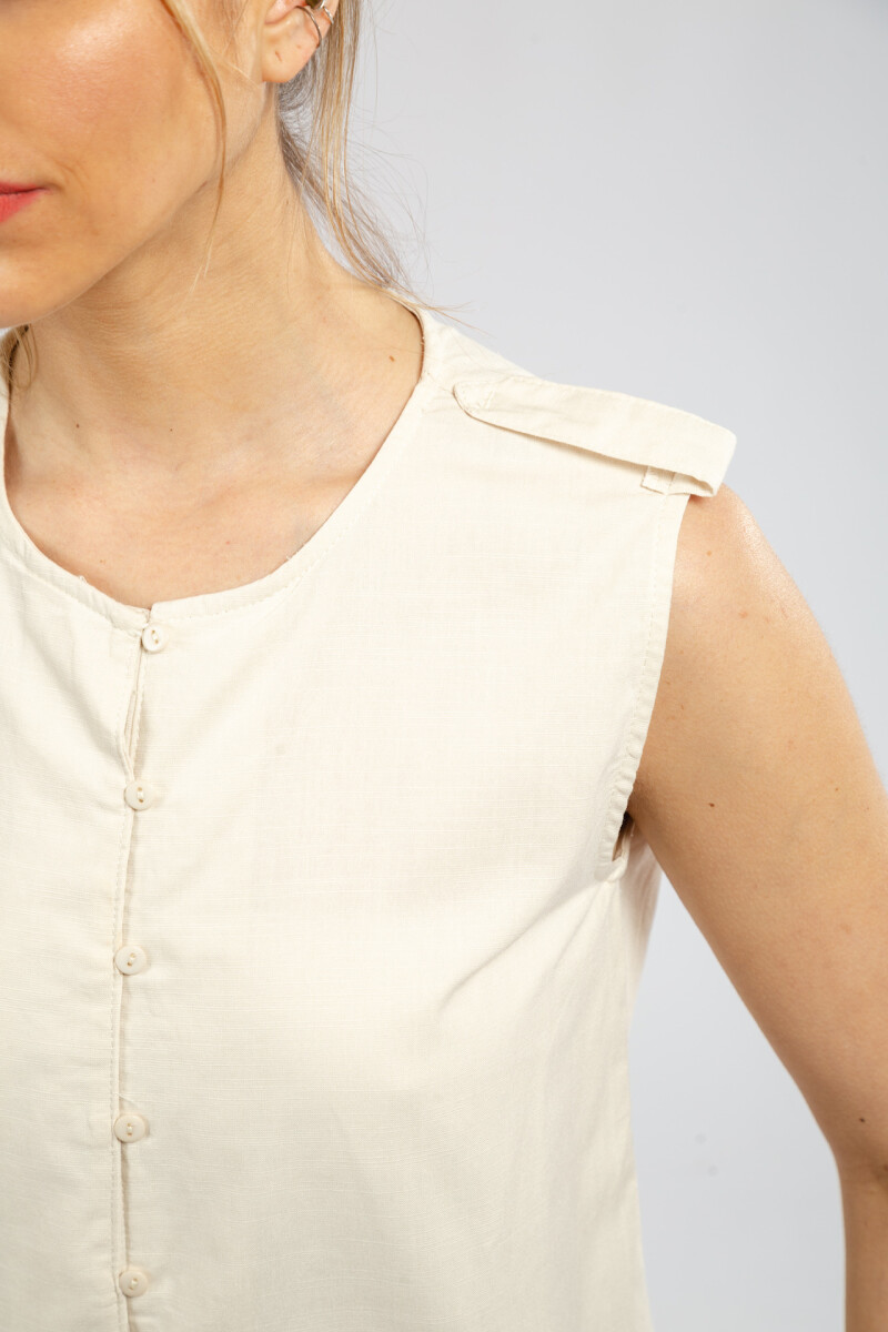 CAMISA SIN MANGAS CON HOMBRERAS Y BOTONES BEIGE