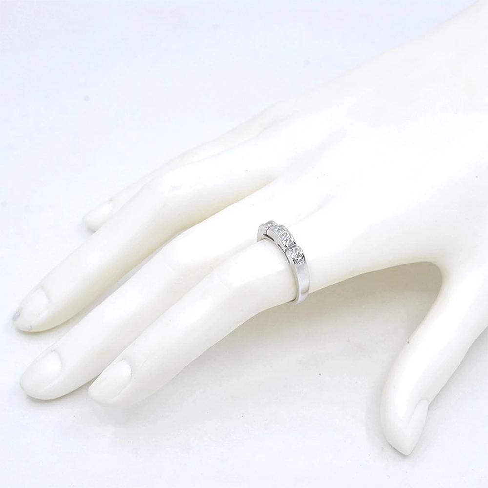 Anillo En Oro 18K Blanco Con Brillantes Anillo En Oro 18K Blanco Con Brillantes