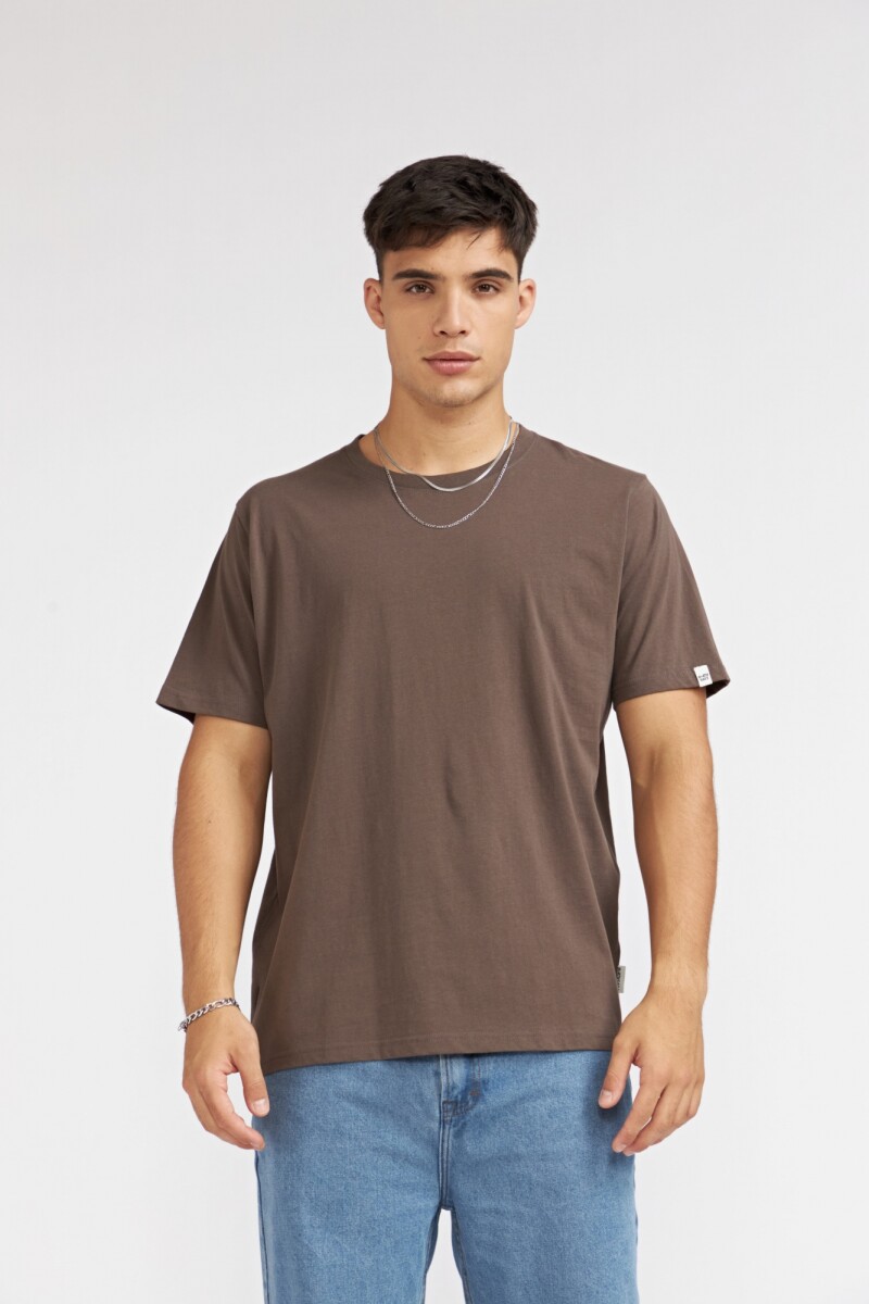 REMERA OLEN - MARRON 