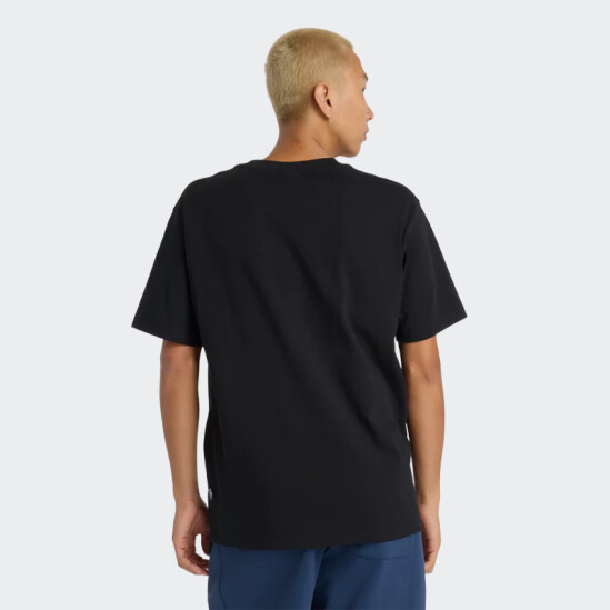 Remera New Balance Ticket Negro