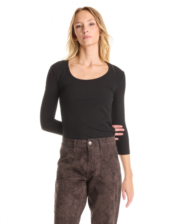 Remera Basica Ribs NEGRO