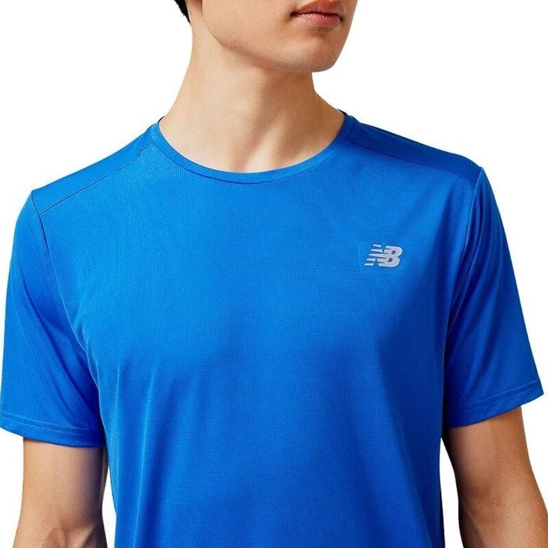 Remera New Balance Accelerate Azul