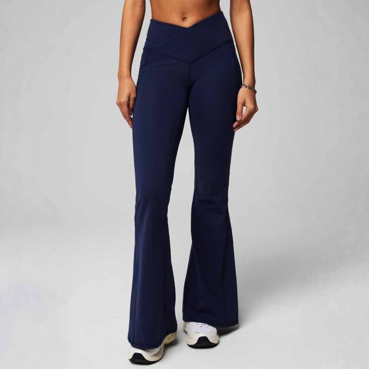 Pantalón Oasis High-Waisted Crossover Flare Mujer 