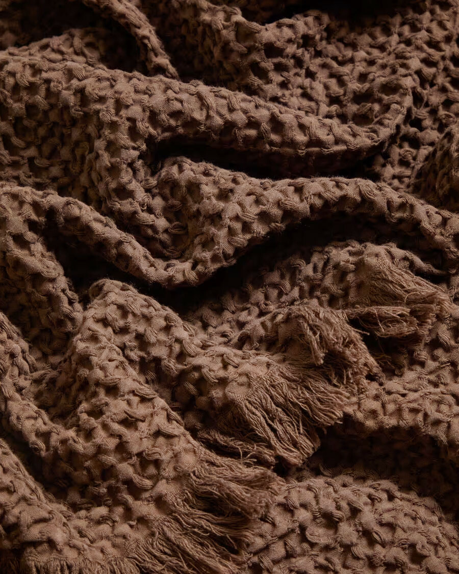 Manta Nulina 100% algodón waffle marrón 130 x 170 cm.