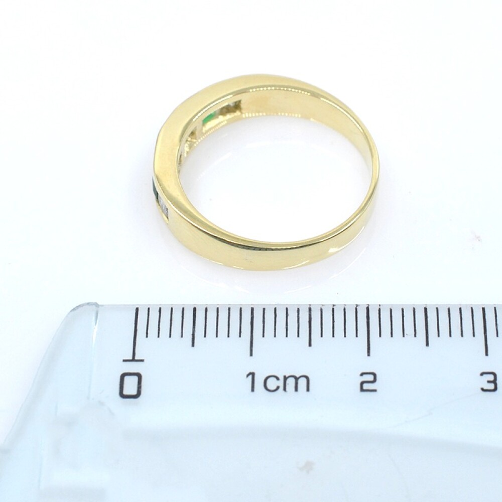 Anillo en oro 18k, brillantes y esmeraldas Anillo en oro 18k, brillantes y esmeraldas