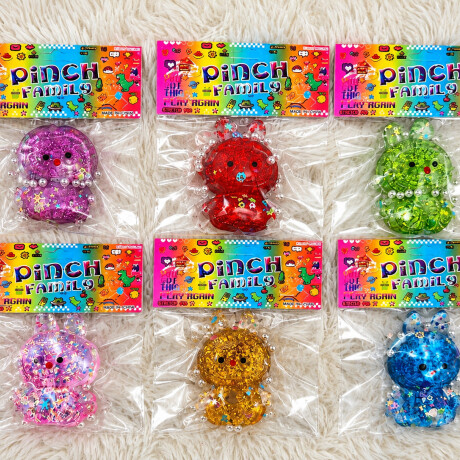 Muñeco Squishy Pinch Family de Conejo Brillante 001