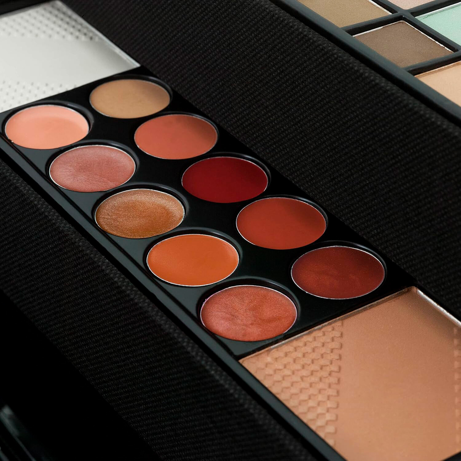 Maleta de maquillaje Professional Colors 100 piezas The Color