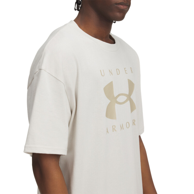 UA M HW OS Branded SS-MRN WHT-110