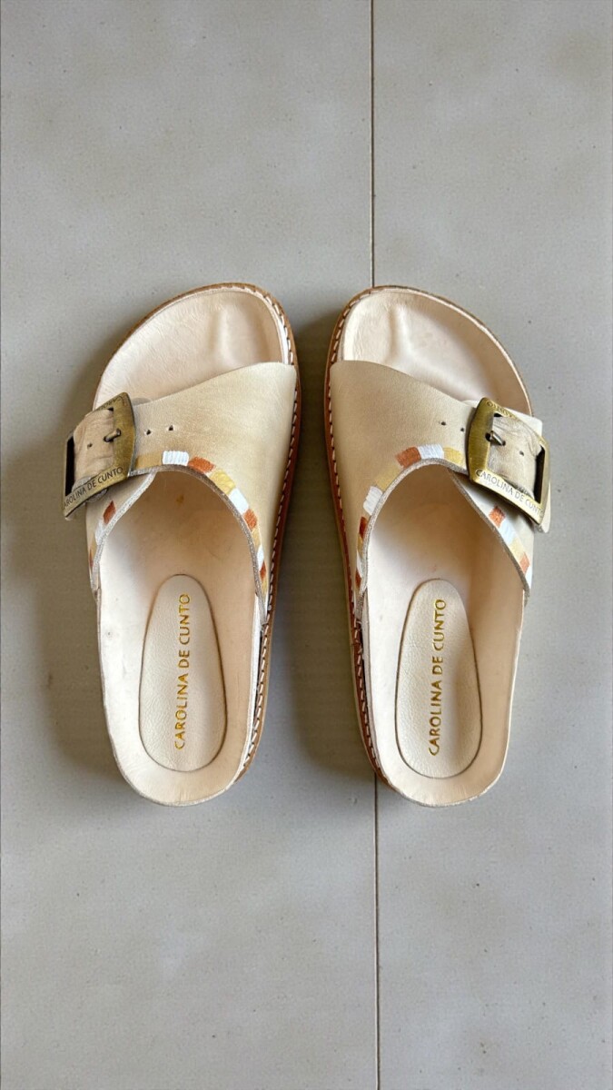 Sandalia KIRA Natural Línea Ottenta Con Arte 