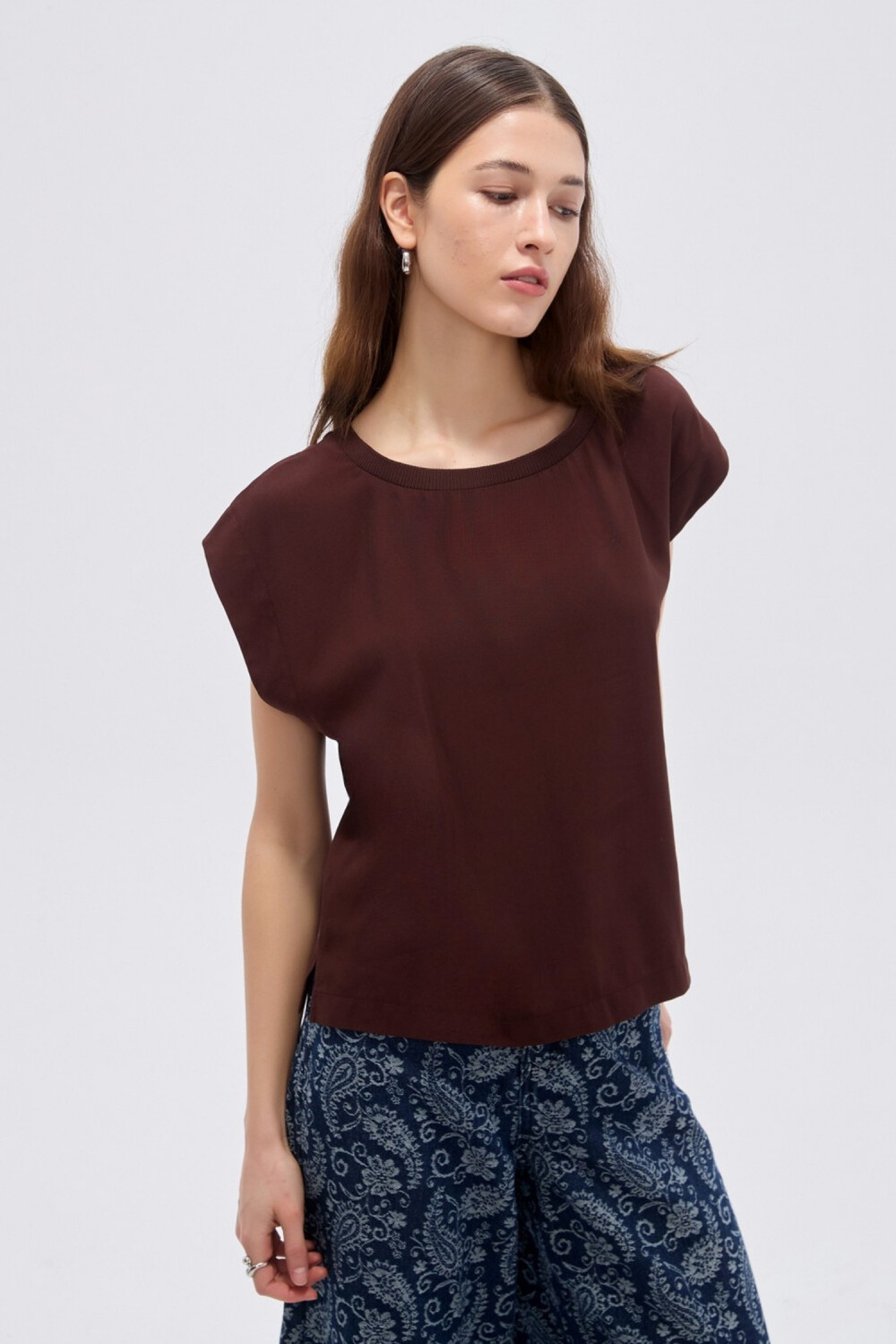 Remera Zoru Marron