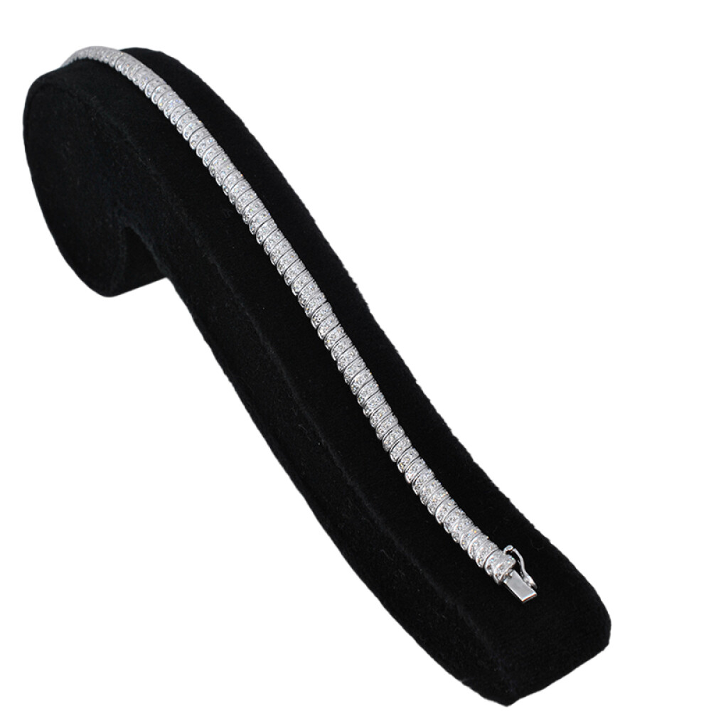 Pulsera en oro 18k blanco con brillantres. Largo 18.5 cm aproximadamente Pulsera en oro 18k blanco con brillantres. Largo 18.5 cm aproximadamente