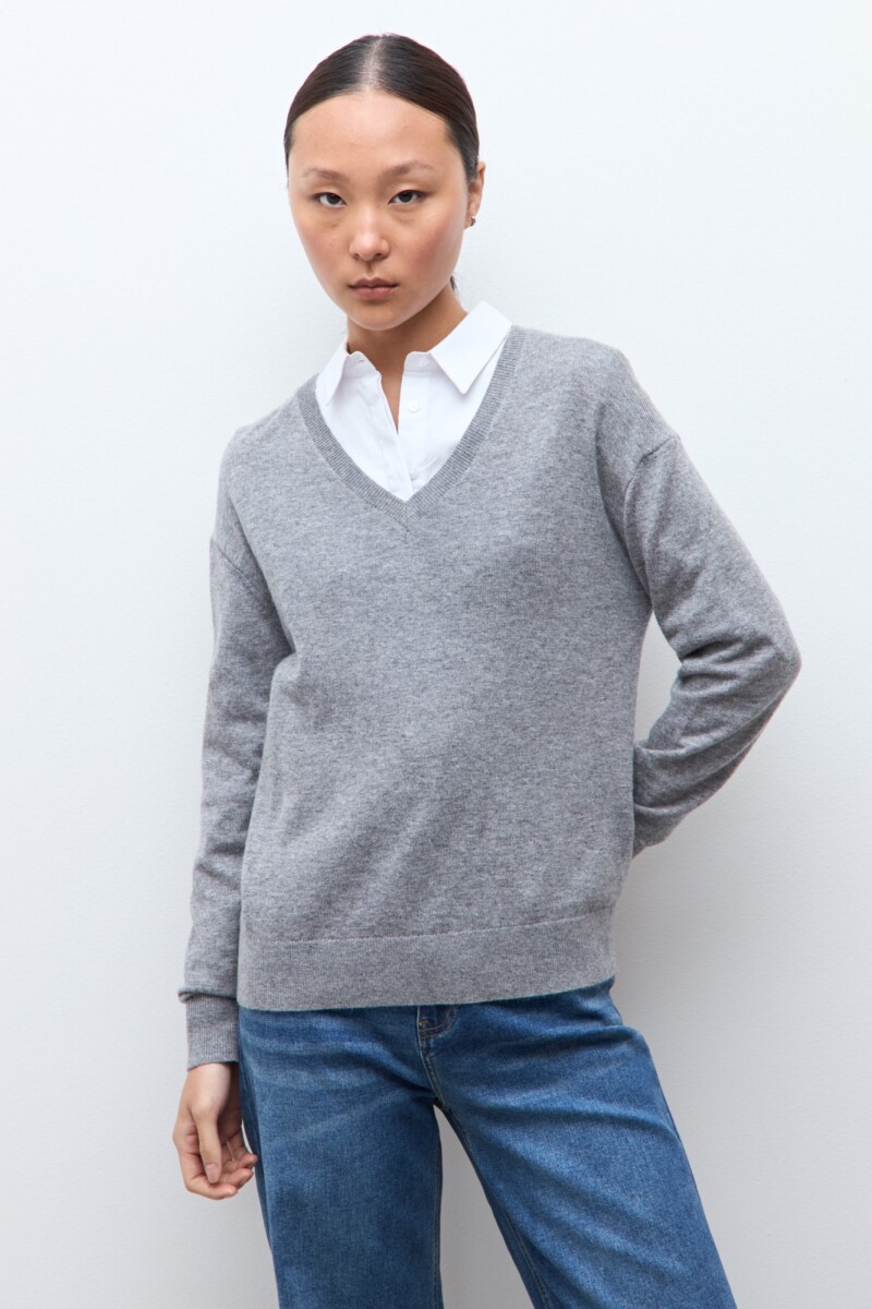 Sweater escote V gris melange