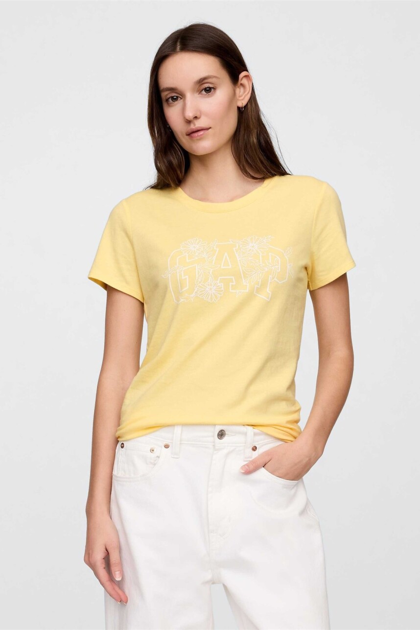 Remera Logo Gap Manga Corta Mujer Pale Banana 12-0824Tcx