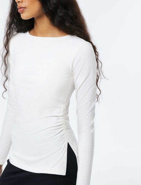 BLUSA DE MANGA LARGA CON ELASTANO BLANCO
