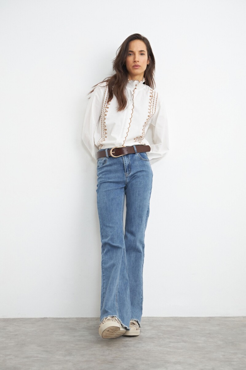 Camisa con cuello punto smock crudo