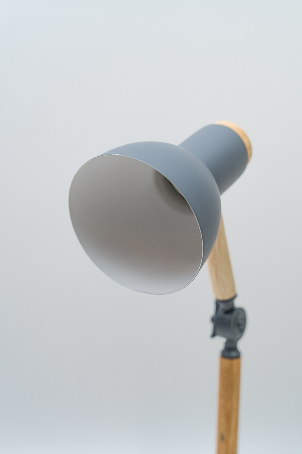 Lampara De Mesa Hiron Gris