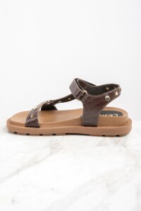Sandalia Cuero Tachas Marrón