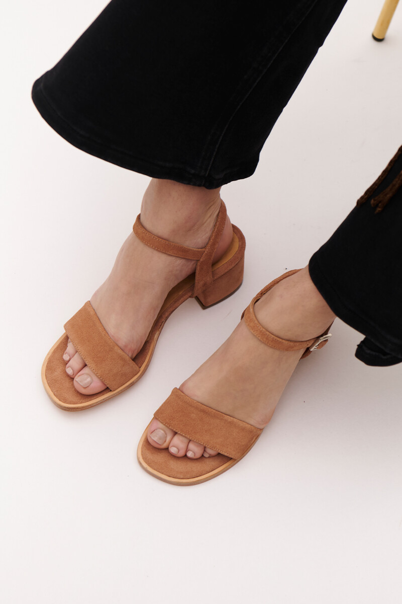 Sandalia Mia Marron