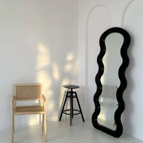 Espejo de pie con marco de ondas velvet - 60x160cm Negro