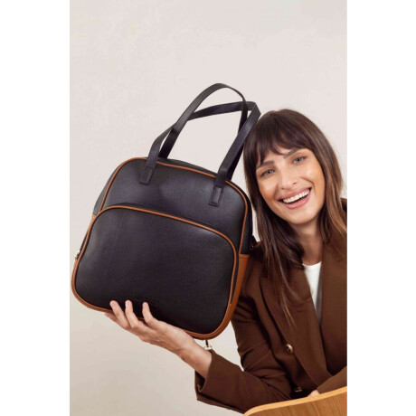 Mochila Clara Negro y Suela