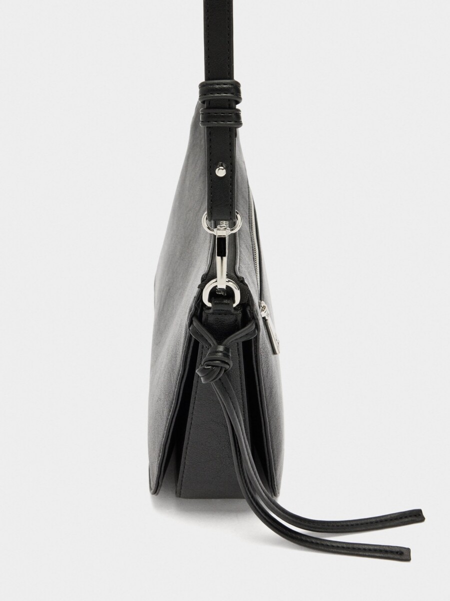 Bolso Bandolera Con Tiras Laterales negro