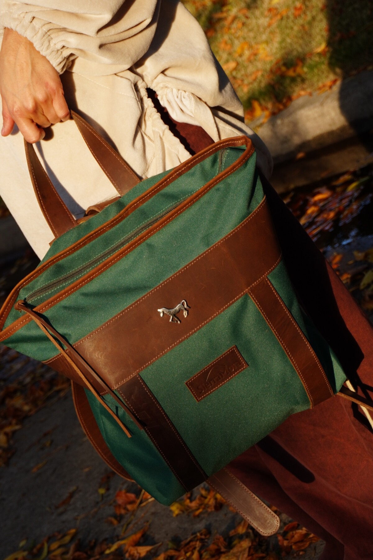 Mustang Backpack Chocolate / Verde Inglés