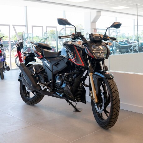 TVS Apache 200 Negro