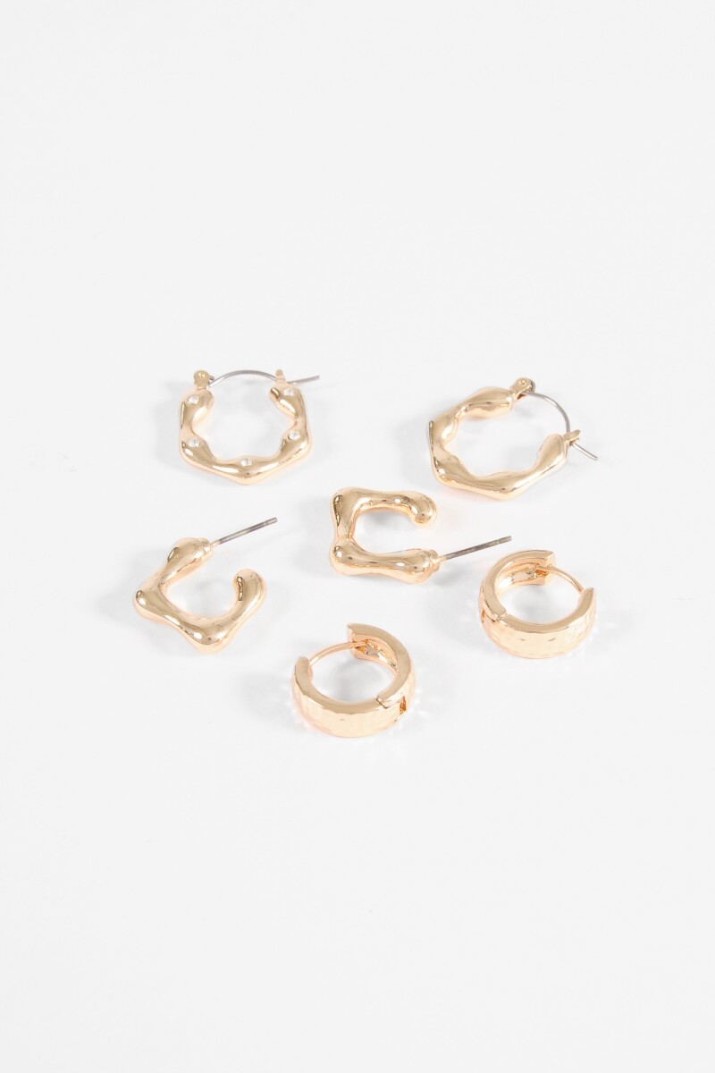 Set de aros con texturas y formas dorado