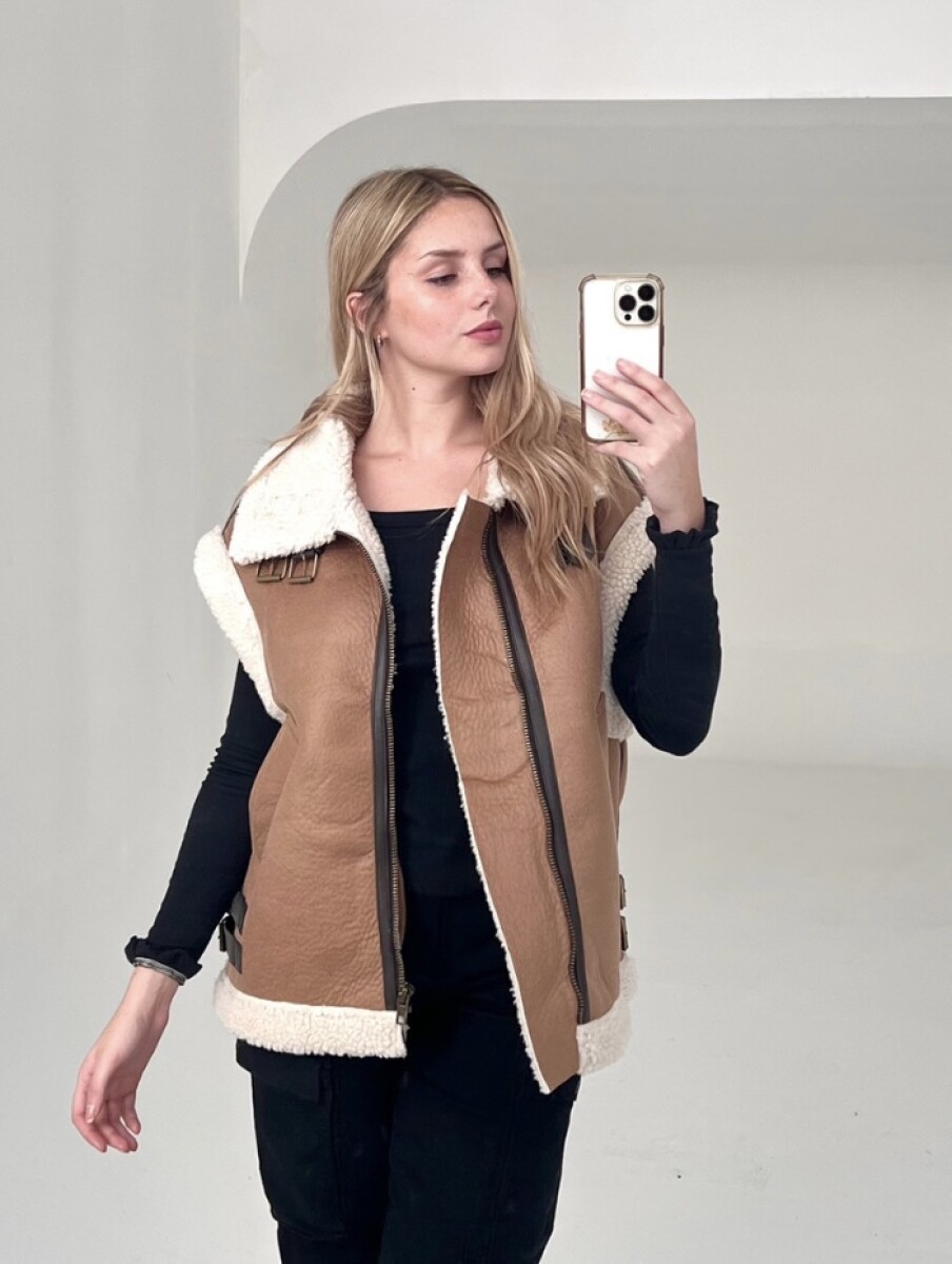 Chaleco STEFA - Camel 