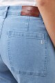 Jean culotte Paulina con bolsillos delanteros jean claro