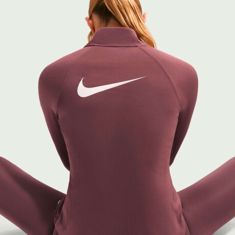Remera Nike Dri-Fit Tempo Swoosh Hbr Top De Mujer Morado