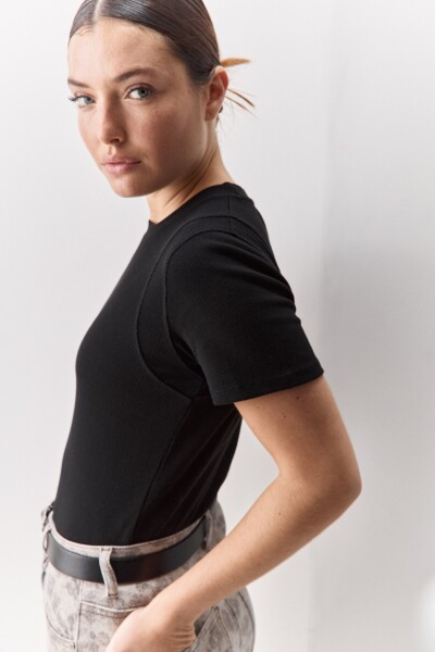 REMERA AGAVE Negro
