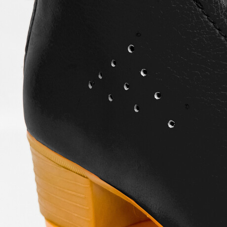 OUTLET - Patín Artístico Bota Negra Ruedas Silicona Freno Goma OUTLET - Patín Artístico Bota Negra Ruedas Silicona Freno Goma