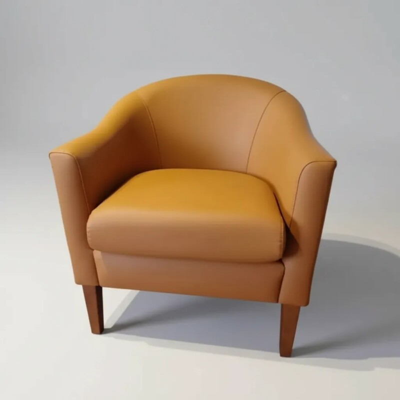 POLTRONA MADERA CLARA - TAPIZADO EN PU TOSTADO POLTRONA MADERA CLARA - TAPIZADO EN PU TOSTADO