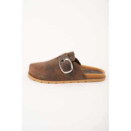 Zueco Cuero Chocolate