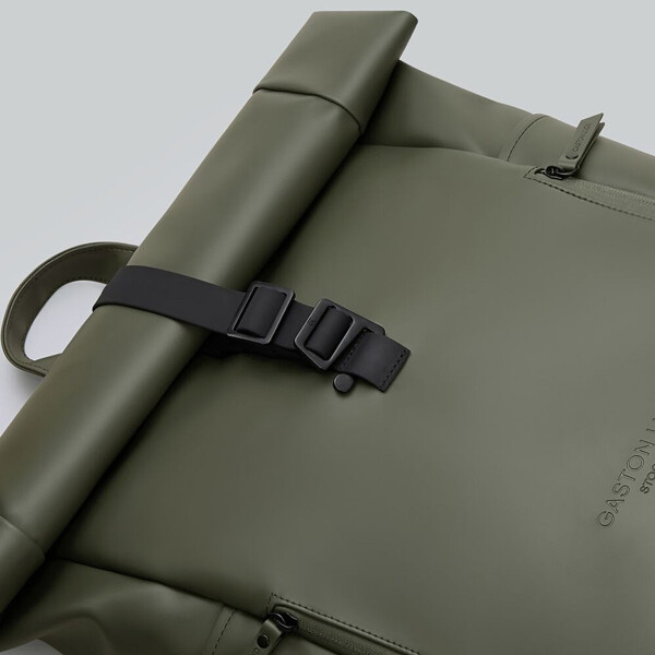 Mochila Gaston Luga Rullen C/Roll-top Notebook Laptop 16" Color Verde Oliva