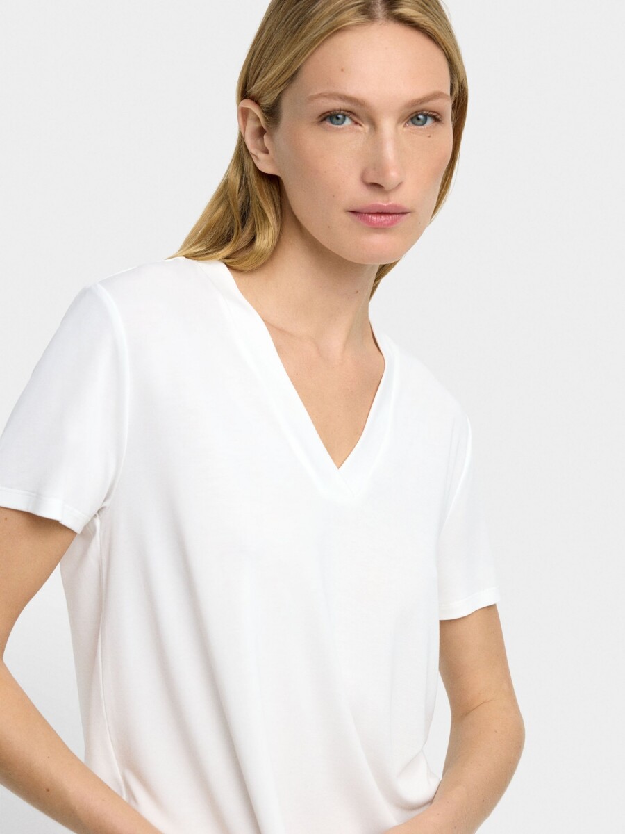 Camiseta Básica Cuello Pico blanco