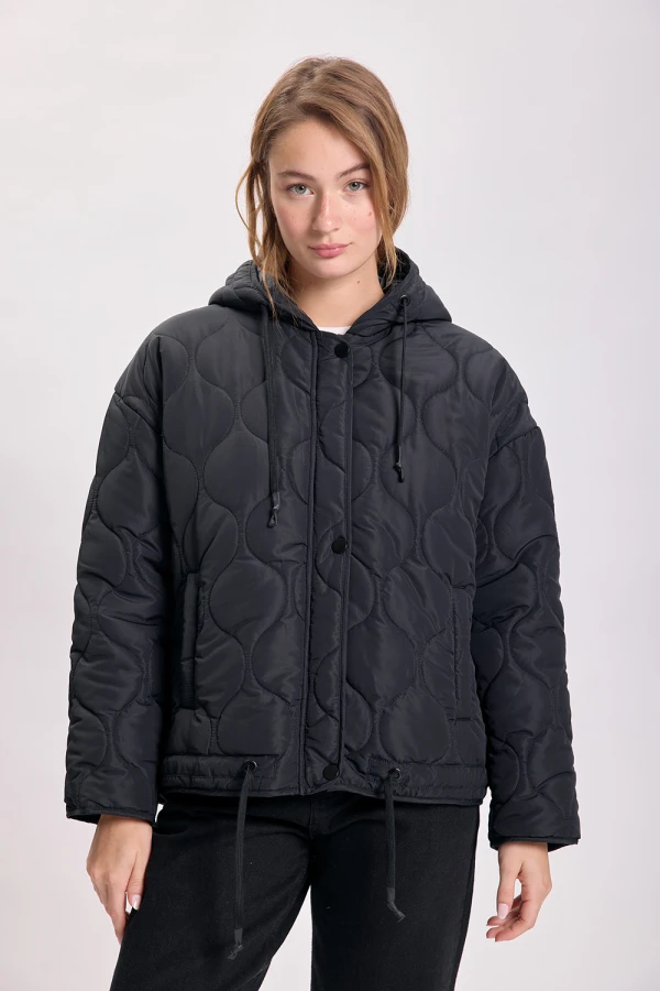 Campera capitoneada Negro