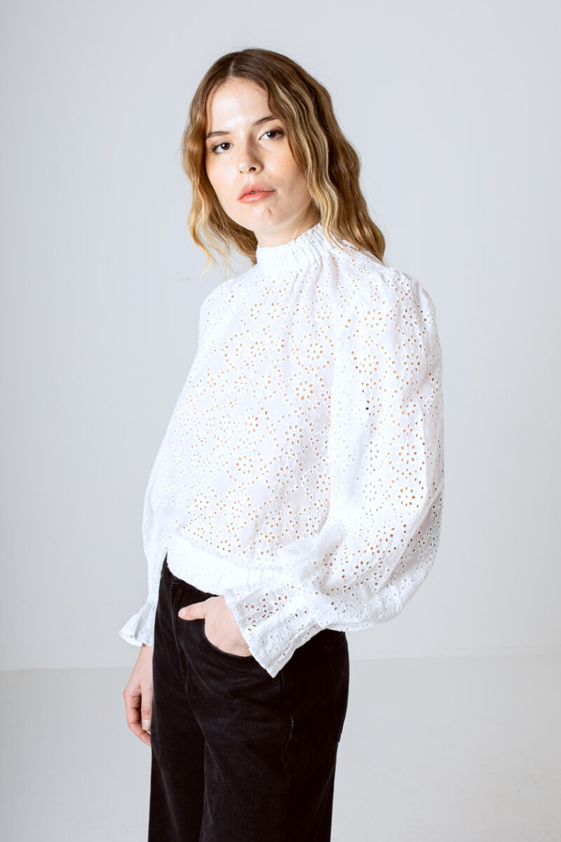 Broderi White