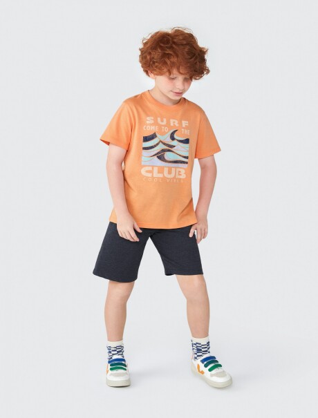 CONJUNTO INFANTIL CON ESTAMPADO NARANJA